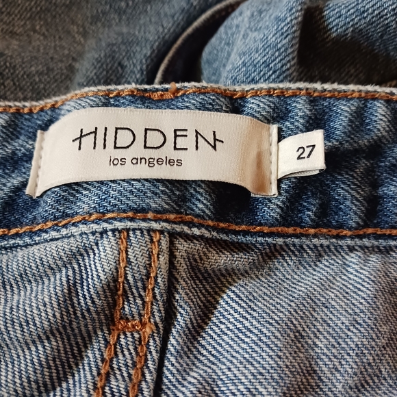 Sharpae Highrise Distressed denim - Picture 5 of 5